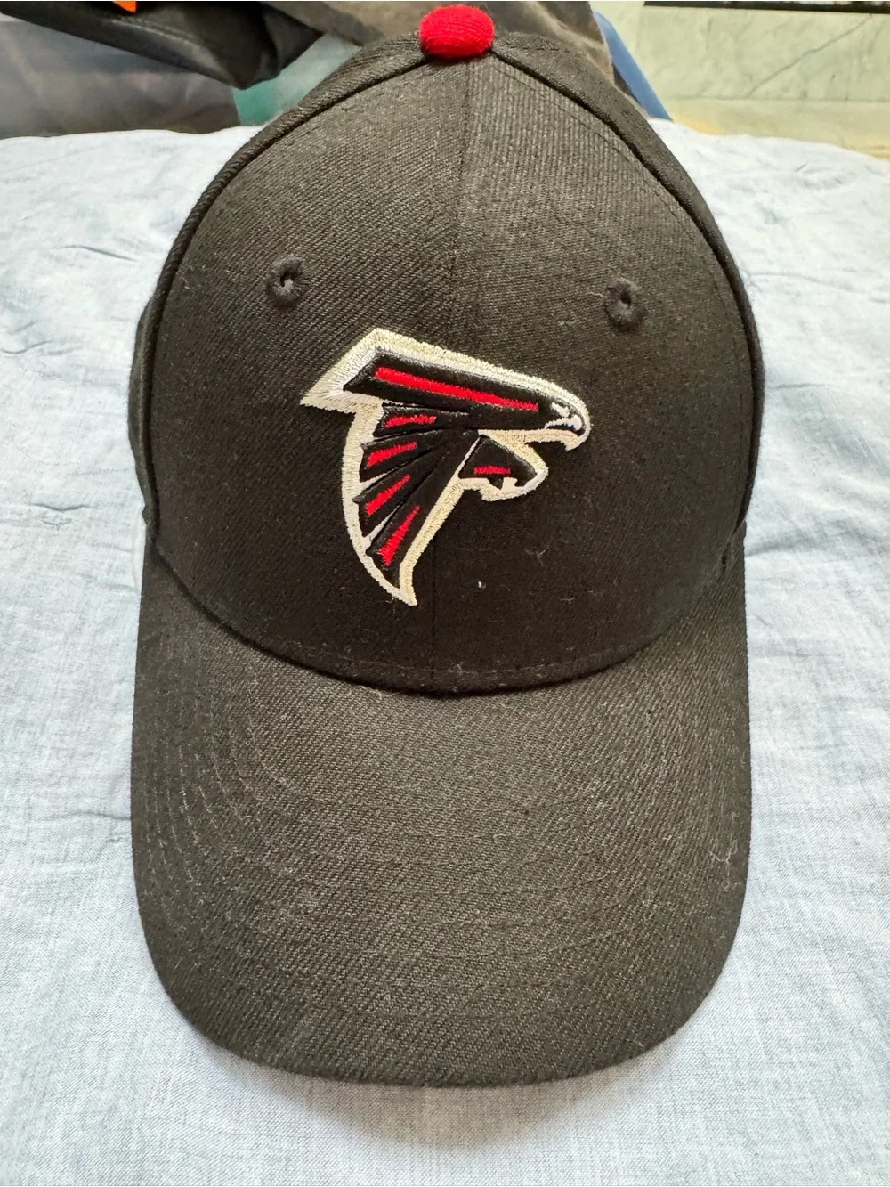 New Era 9FORTY Atlanta Falcons Youth Adjustable Hat Black Red NFL
